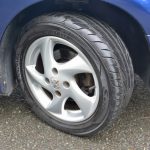 タイヤサイズは195/55R15で、非常に適切なセレクト。いまみたいに、かっこよさを追求するために無理やり大きなホイールを履かせたりはしていない